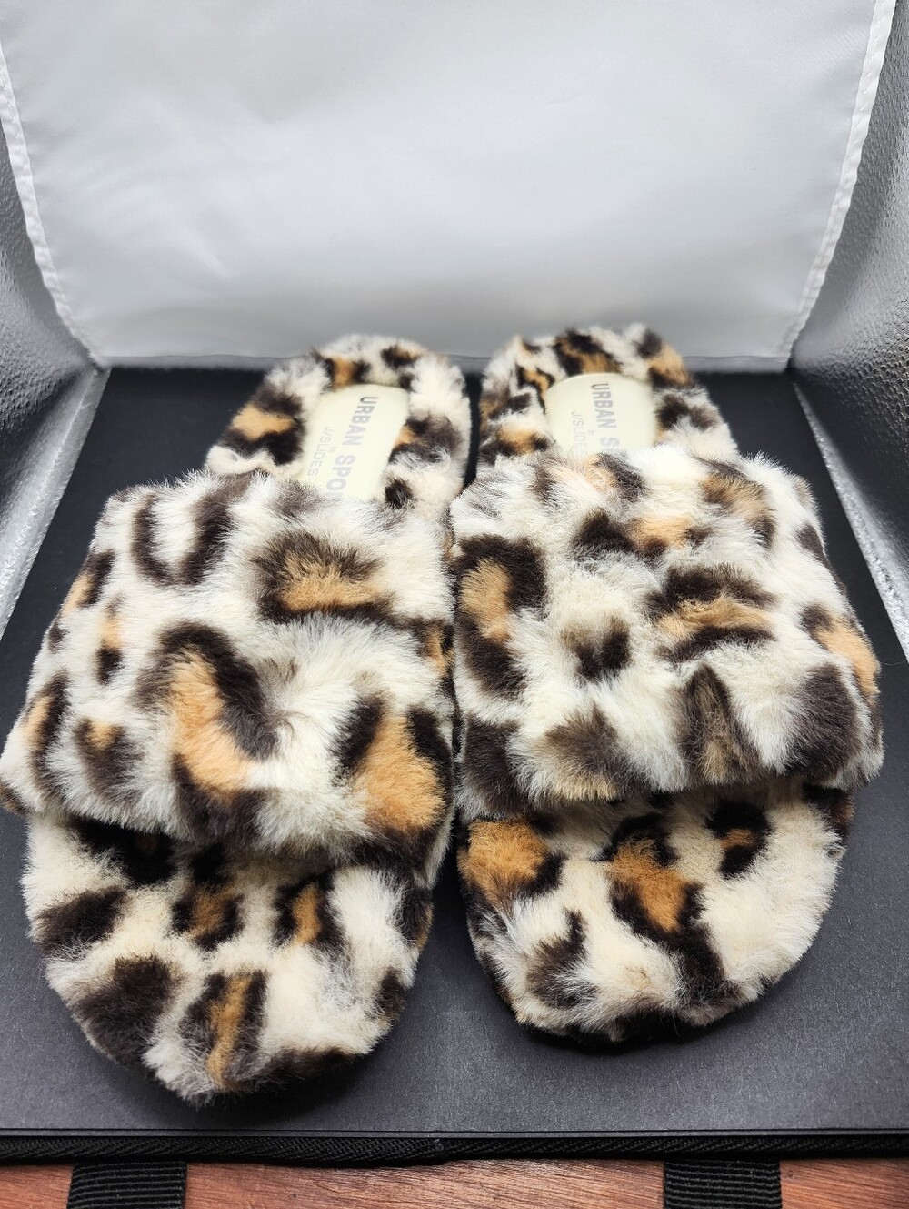NIB Leopard Print Fuzzy Slide Slippers - J Slides Sz 6